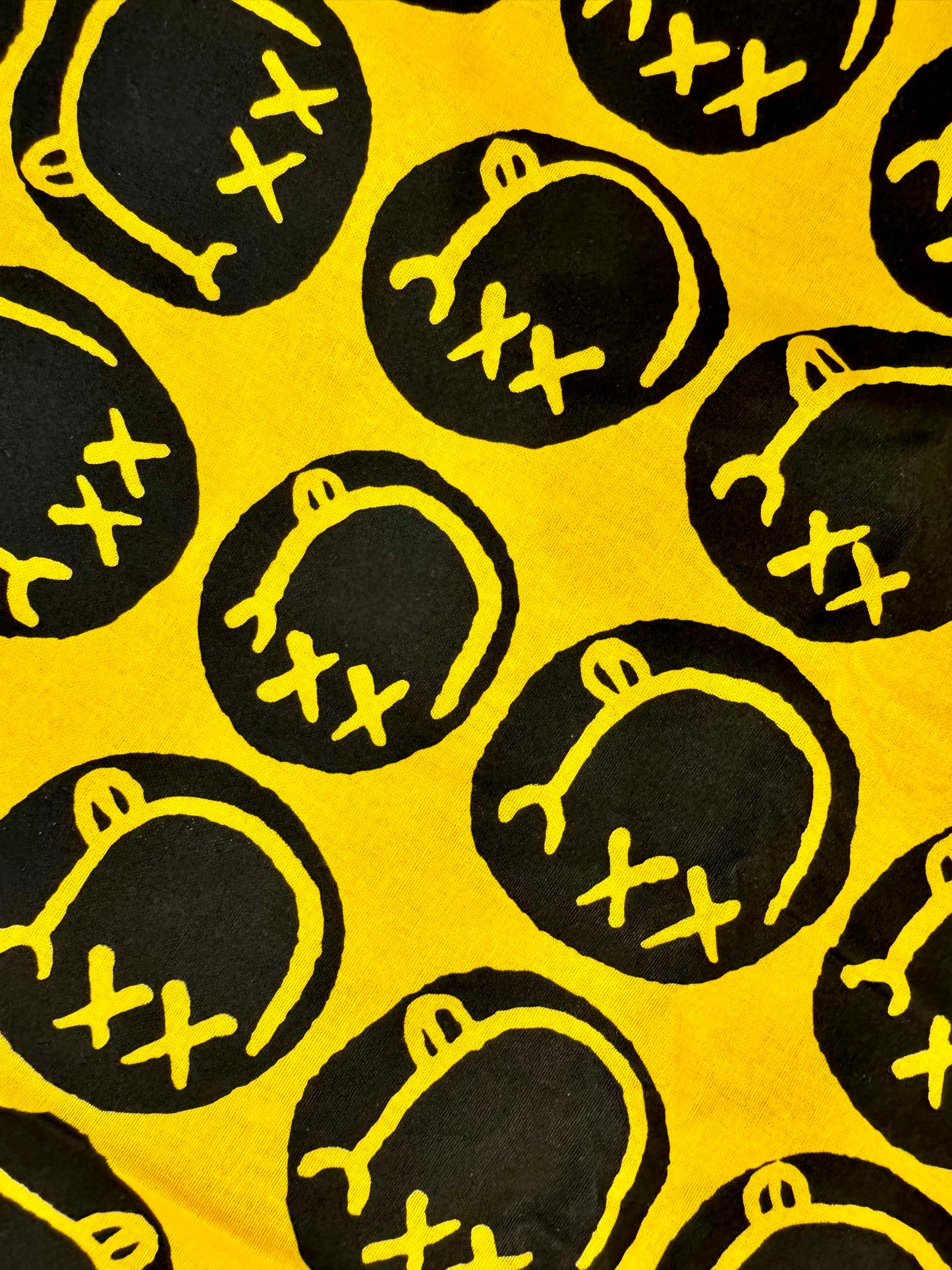 PARTY FACE BANDANA IN BLACK OR YELLOW