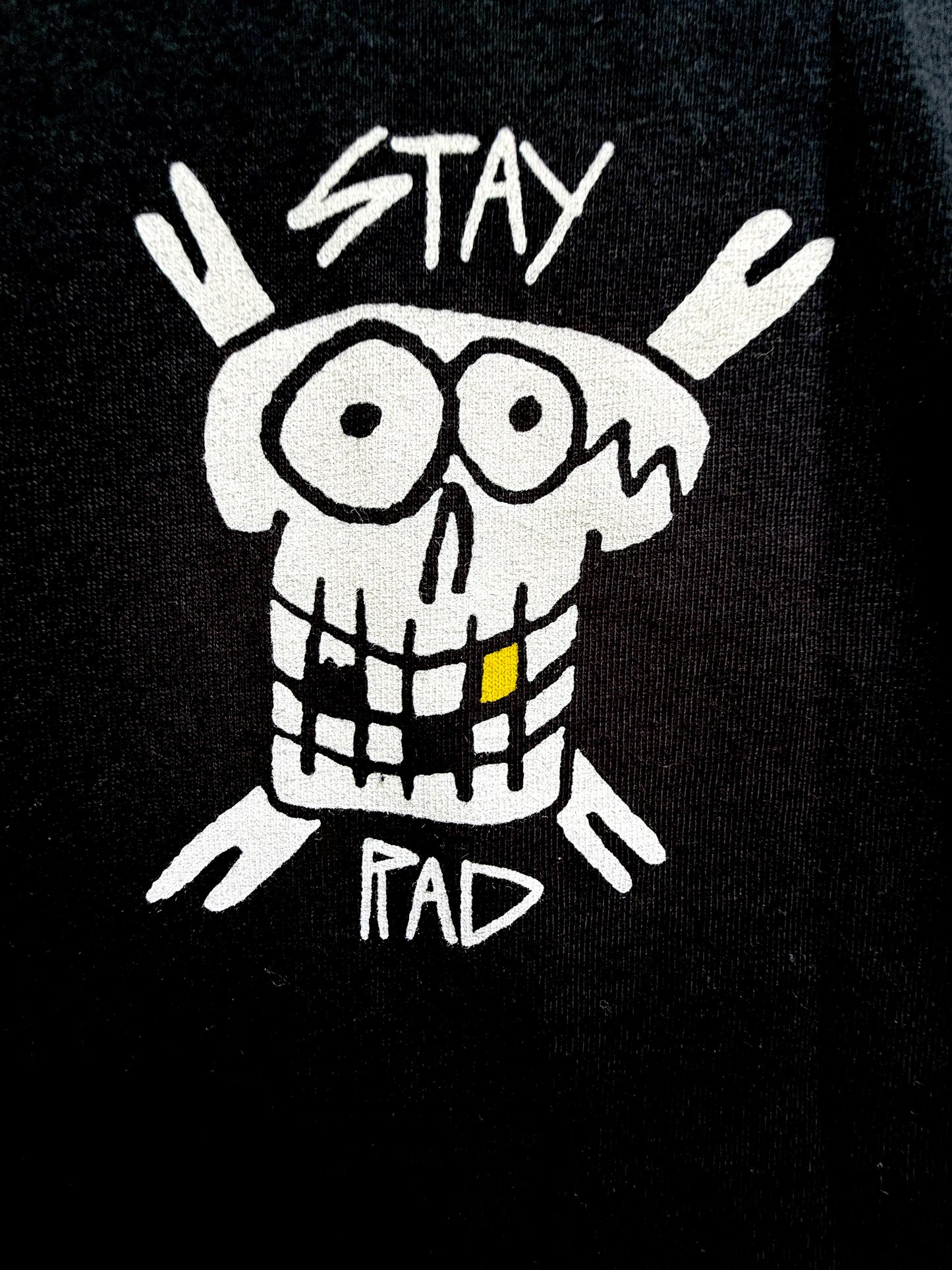 STAY RAD SKULL TEE