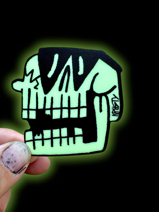 GLOW SKULL STICKER