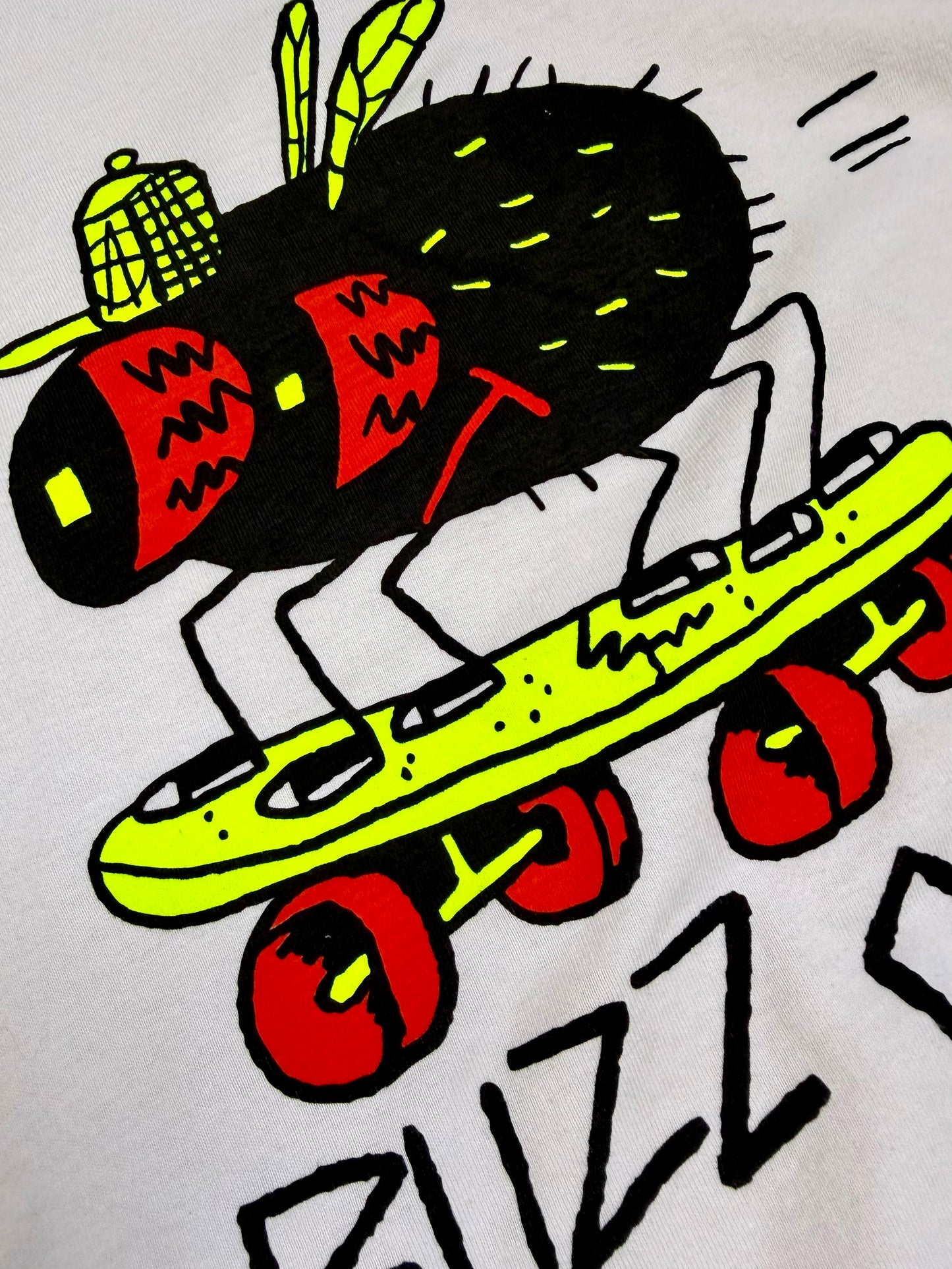 BUZZ OFF FLY TEE