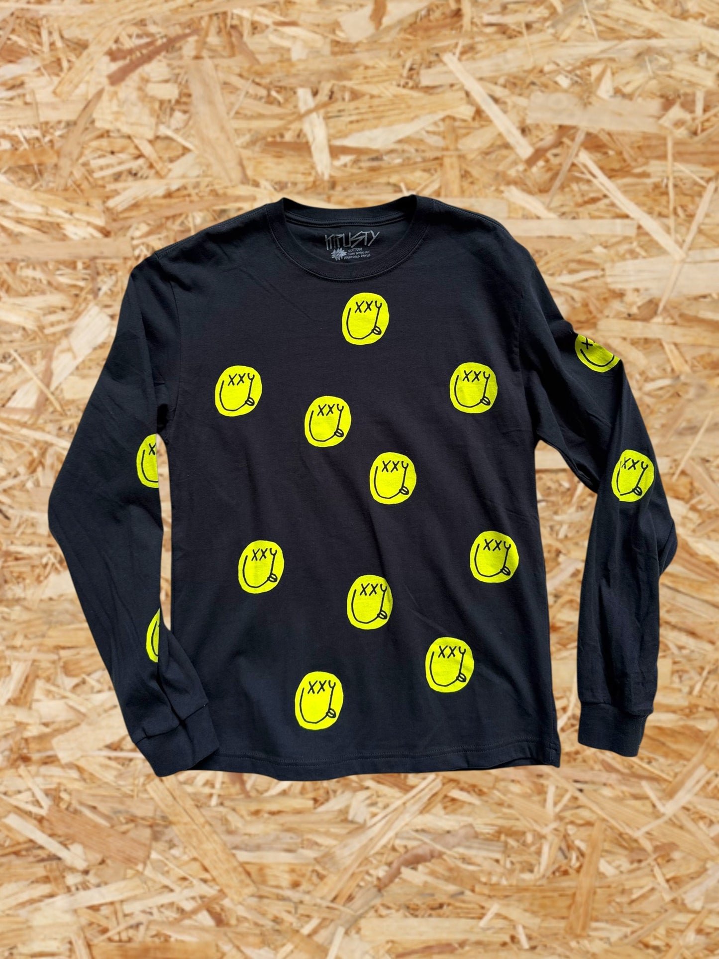 PARTY FACE L/S TEE