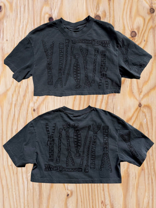 ZIPPER CROP TEE